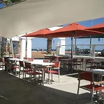 La Casa , Hotel
