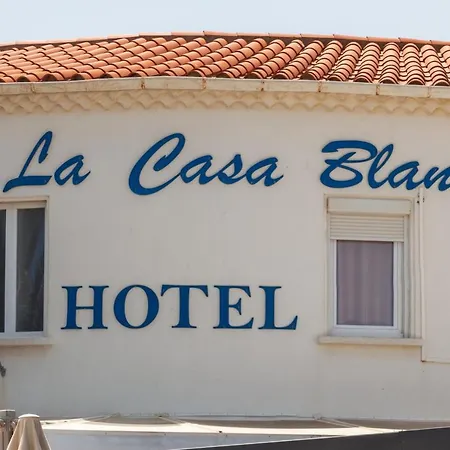 La Casa , Hotel