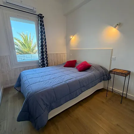 La Casa , Hotel