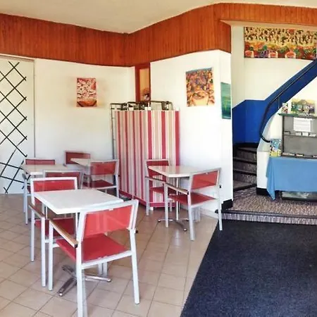 La Casa , Hotel