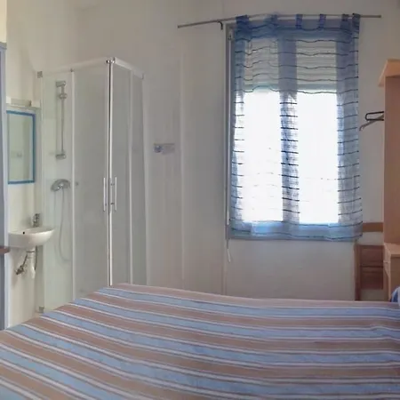 La Casa , Hotel