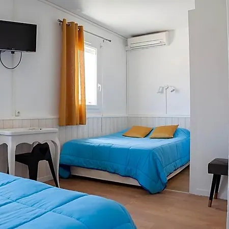 La Casa , Hotel