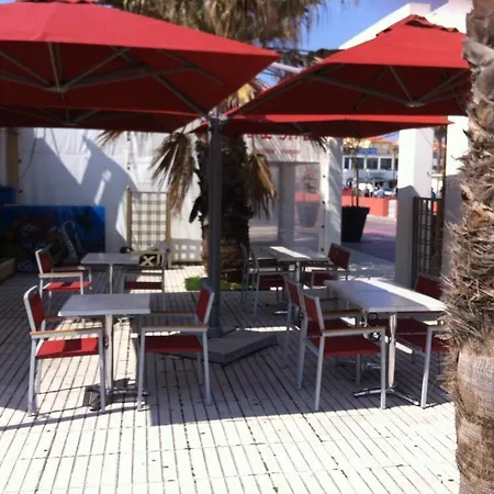 La Casa , מלון 3*